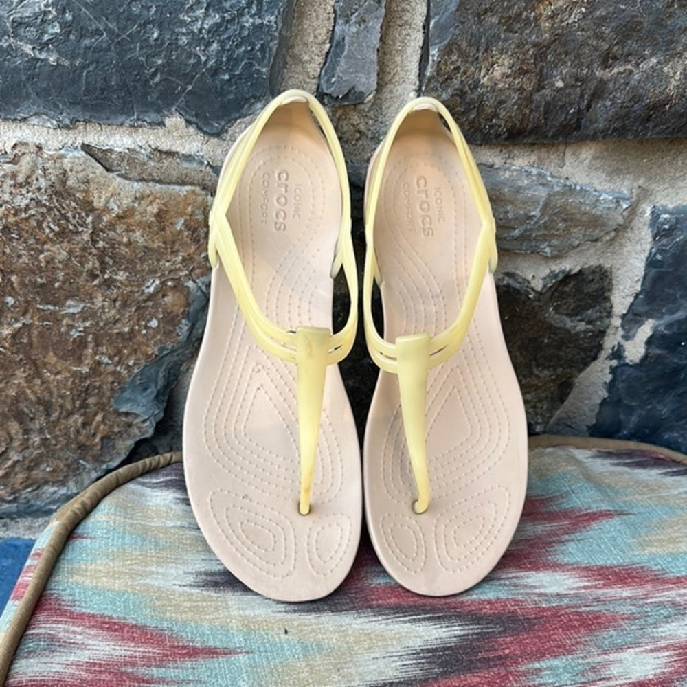 Crocs Isabella T-Strap Sandals | Women’s Size 7 | Yellow Jelly Summer Flats